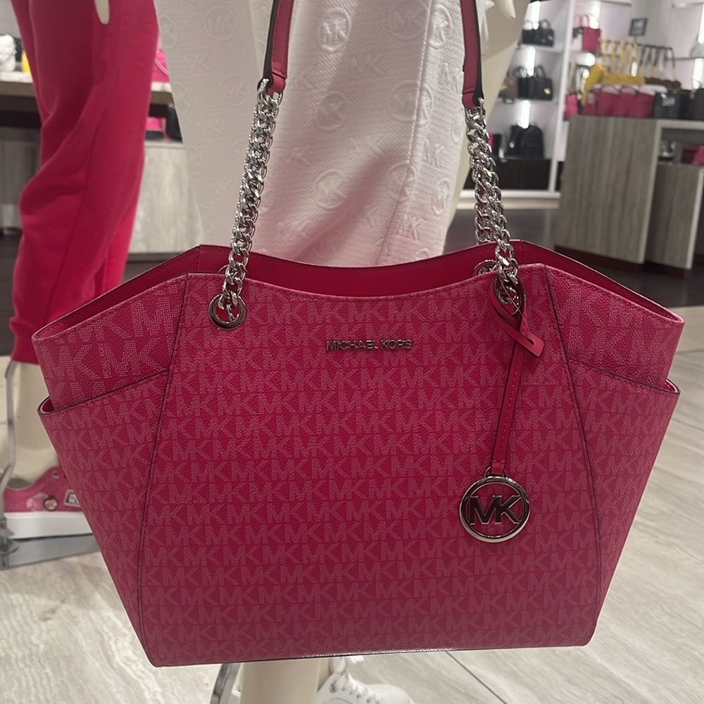 MICHAEL KORS 
Jet Set Travel Large Signature Chain Shoulder Tote Bag
Dragonfruit - Picture 10 of 16